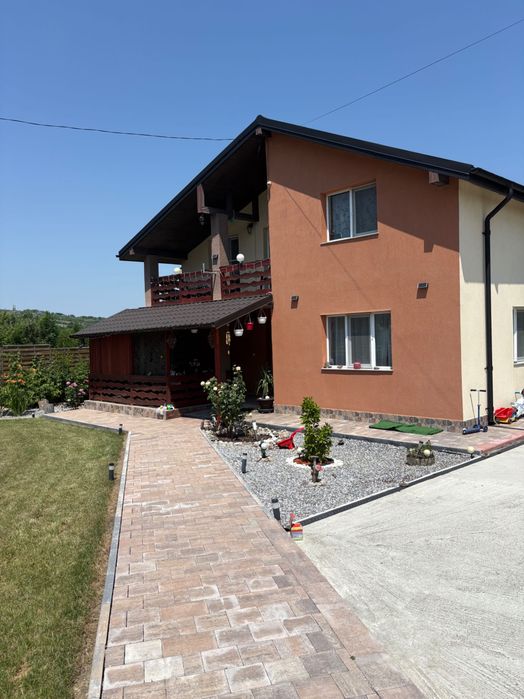 Casa Propietar P+E in Osoi La 18 km de Iasi / 216mp.utilli / Teren1400mp. Curte amenajata. Pret195000eoro. 0744565978
