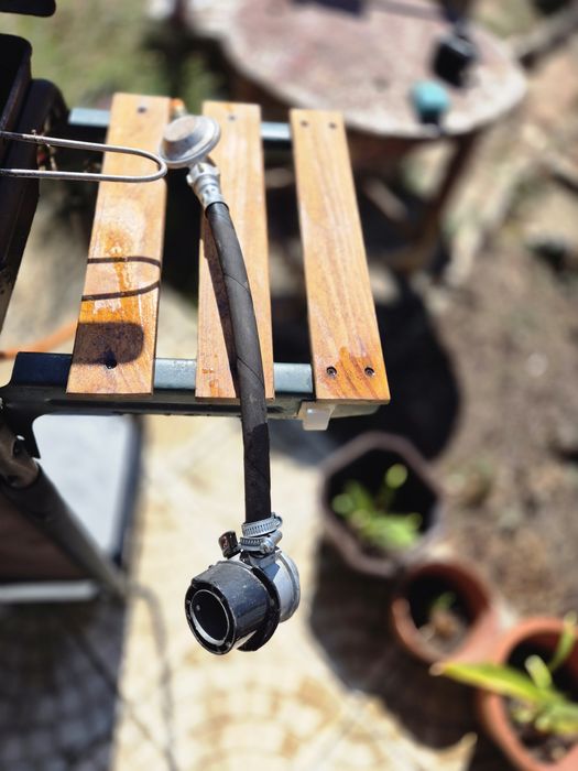 Газово барбекю с лава камъни