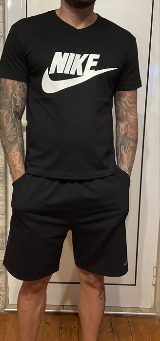 Тениски и панталонки