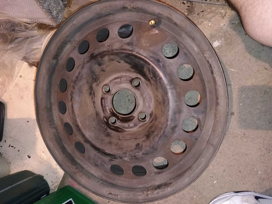 Ford fiesta 2 броя желязни джанти 14 с 4 болта