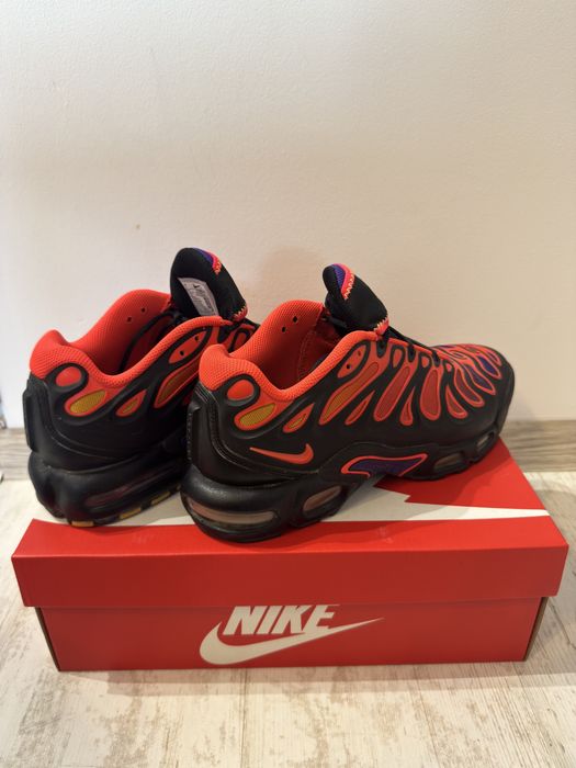 NIKE AIR MAX PLUS DRIFT TN черно червено 42,5