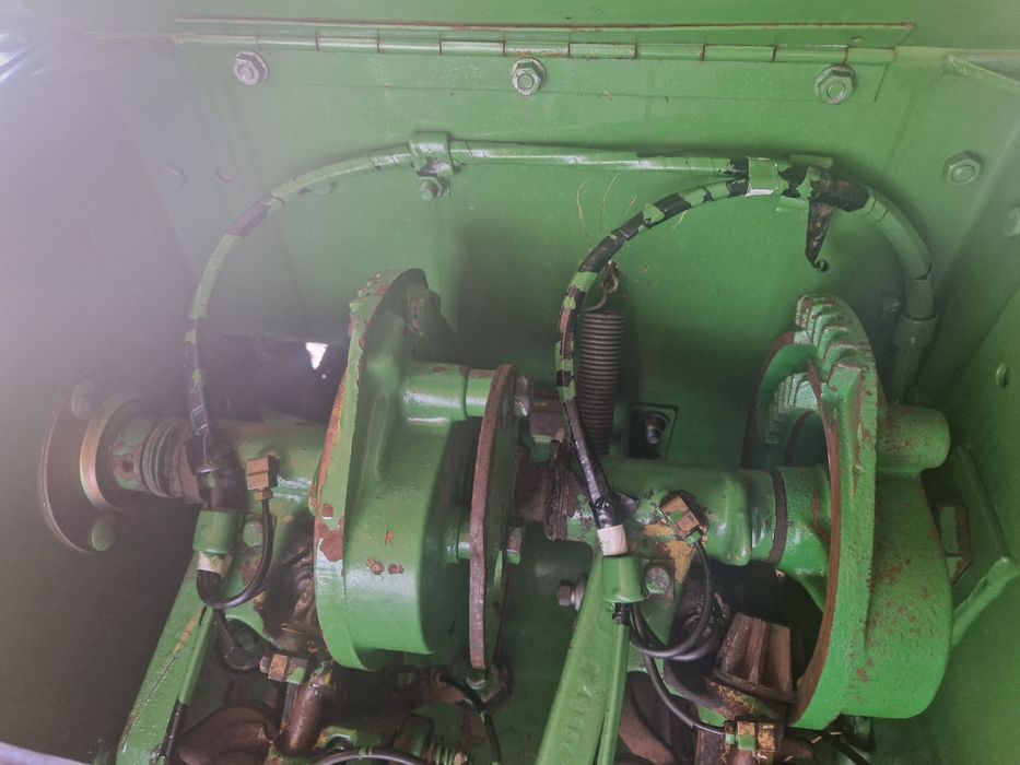 Presă balotiera John Deere 359