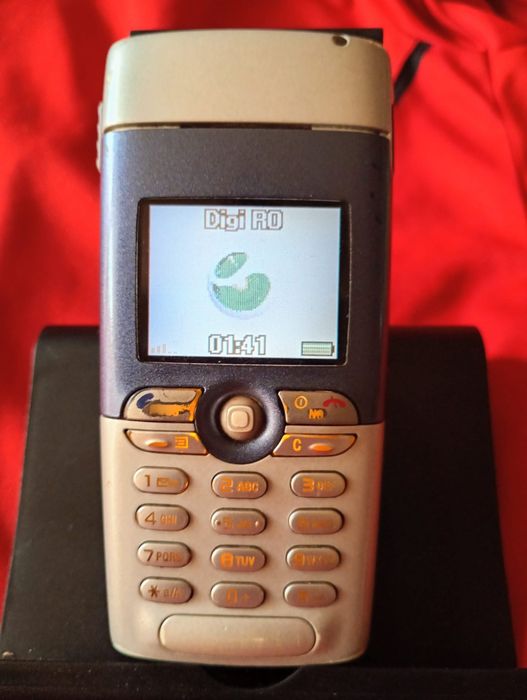 Sony Ericsson t310  (decodat, baterie Nouă)