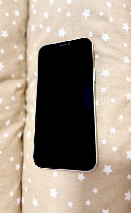 Iphone 12 Alb aspect bun