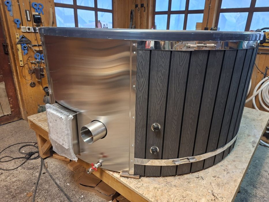 Джакузи на дърва външно с всички екстри