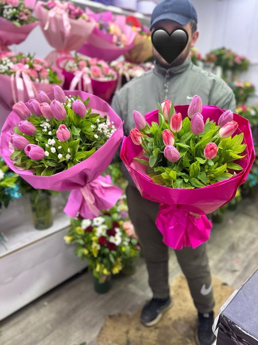 Lola tyulpan buket gullar tabiy