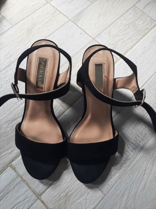 Sandale cu toc ,mărimea 36
