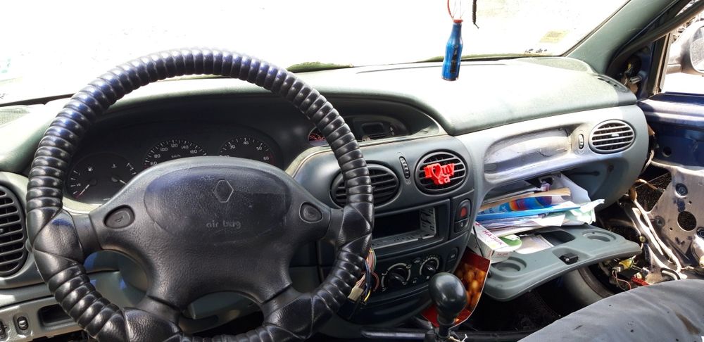 Рено Megane 1,6 1997 хичбек/седан