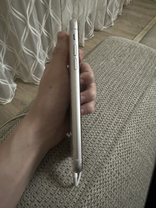 Продам iphone XR