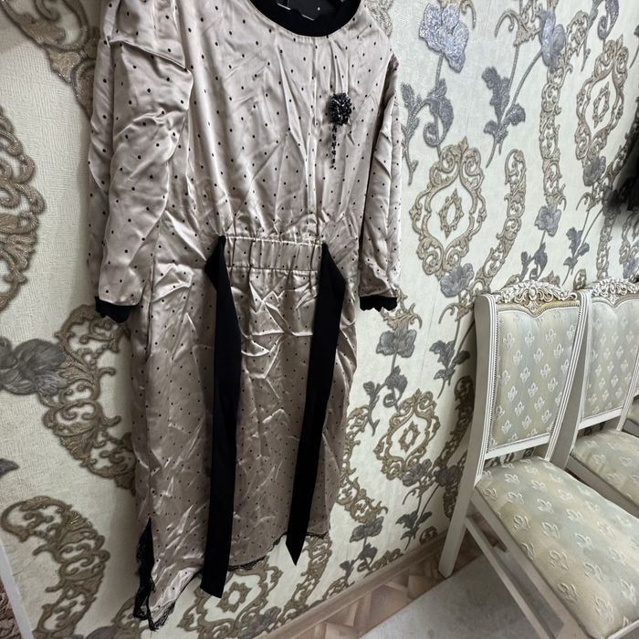 Продам женские платья