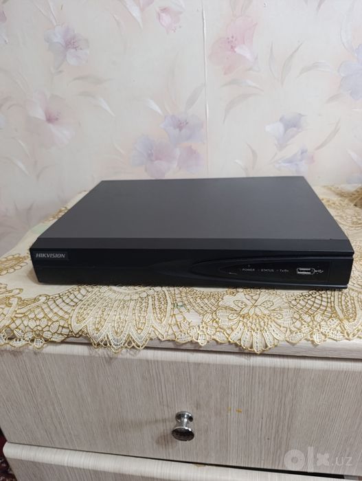 Видеорегистратор Hikvision DS-7616NI-E1 — это 16-канальный сетевой IP-