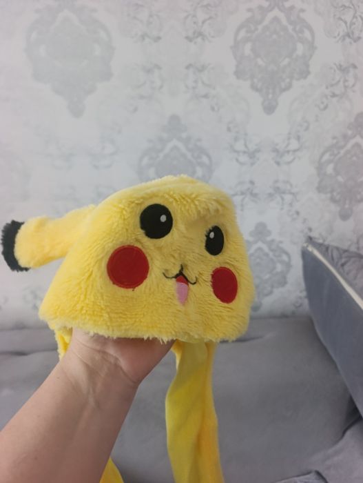 продам прикольную шапку Пикачу