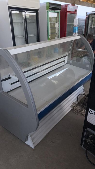 Холодильная витрина