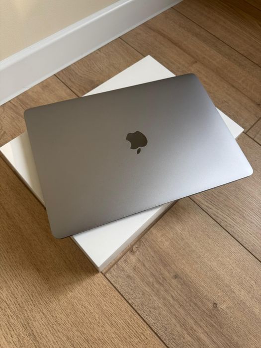 Macbook Air  / M1  / 8Gb / 256Gb