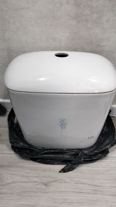 Продам бачок от унитаза