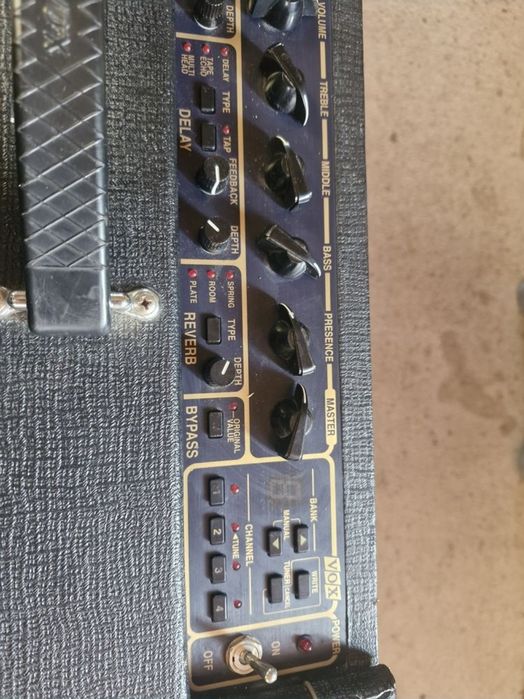 VOX AD60VTX cu pedale originale – amplificator cu lampă (valvă)