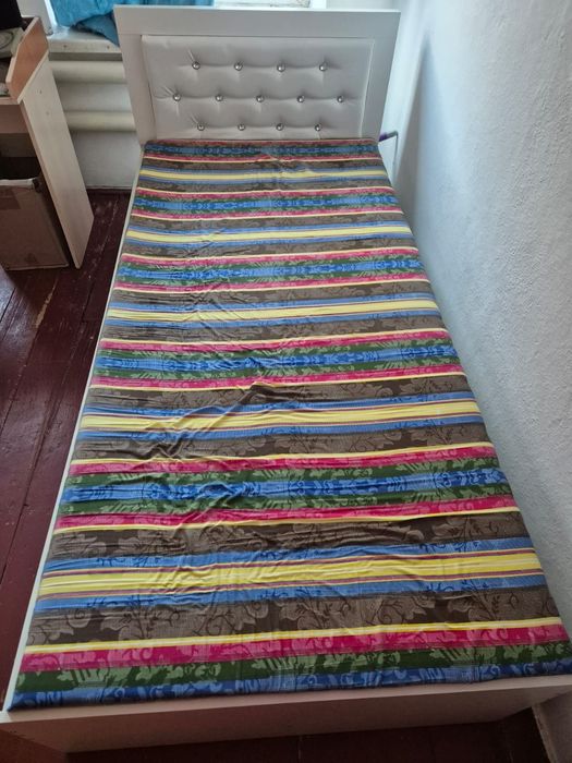 Продам  2 кровати новый