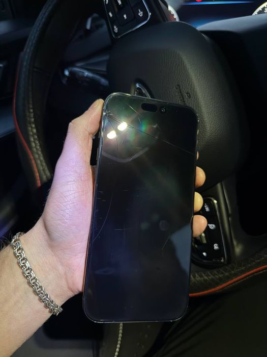 продам iphone 16 pro max с трещиной на экране