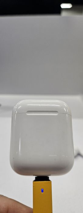 Футляр (кейс) для беспроводных наушников Apple AirPods