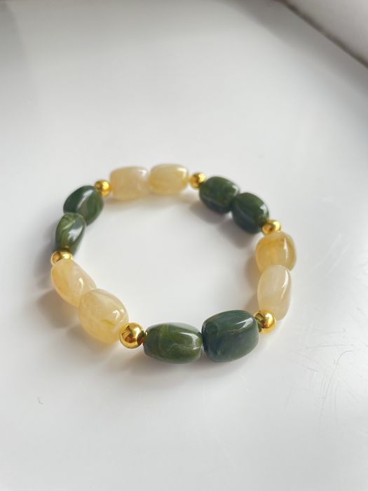 Bratara handmade realizata cu margele acrilice de calitate