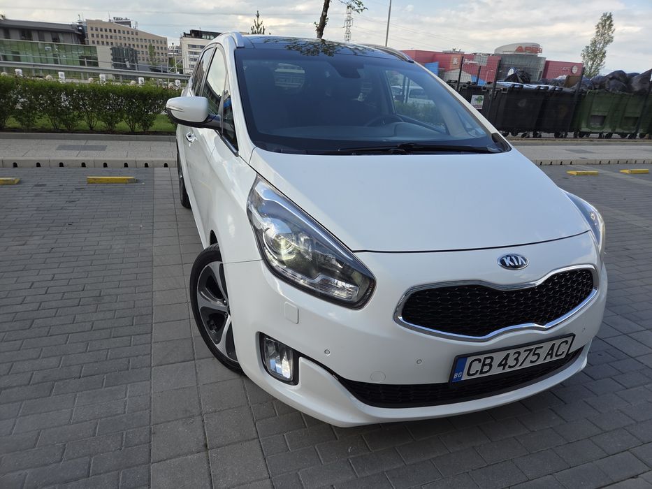 Продавам семейния  автомобил KIA CARENS  7 места