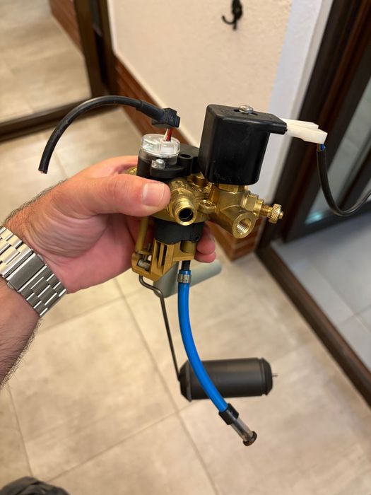 Vand multivalva litometru Tomasetto Achille pt butelie GPL, toroidala 52L.