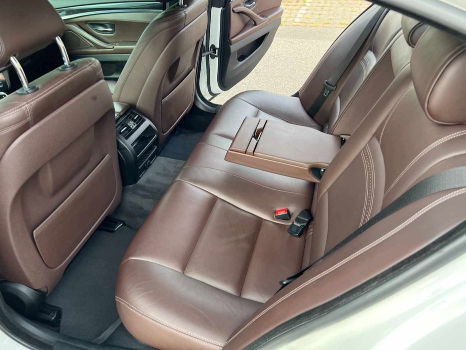 BMW 520d- an 2016-190CP-LUXURY LINE