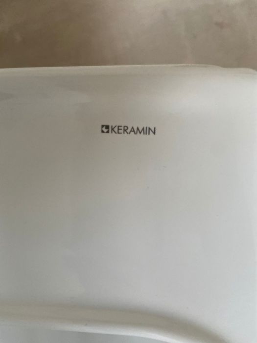 Продам раковину (keramin)