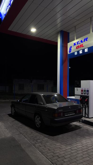 Мерседес 190е 2,0