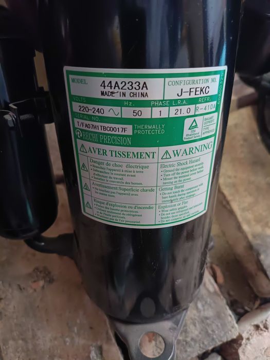 Продам компрессор на кондиционер