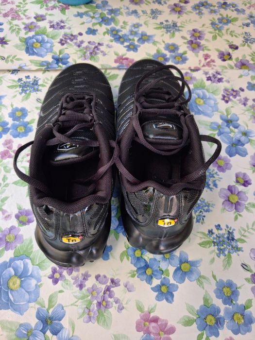 Vând adidași Nike TN deoarece i-am cumpărat cu o mărime mai mica(41)