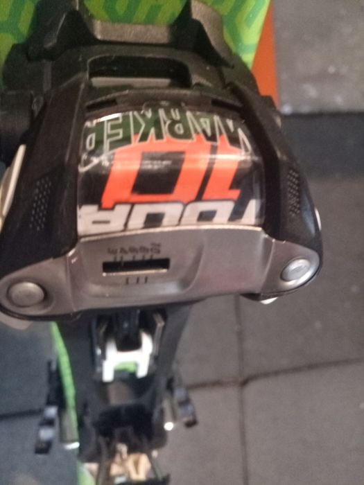 Legaturi ski/schi/schiuri de tura marker F10