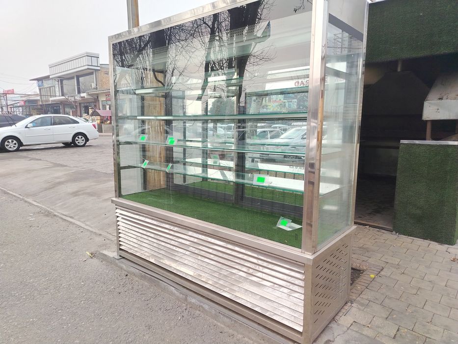 Холодильник витрина сотилади, холати яхши, нархи келишилади