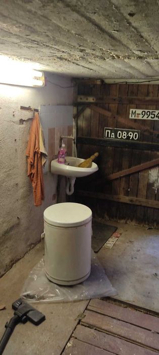 Дава се под наем Гараж / Паркомясто в Пловдив, Сточна гара - 25 кв.м за 127.5 € - Снимка #1