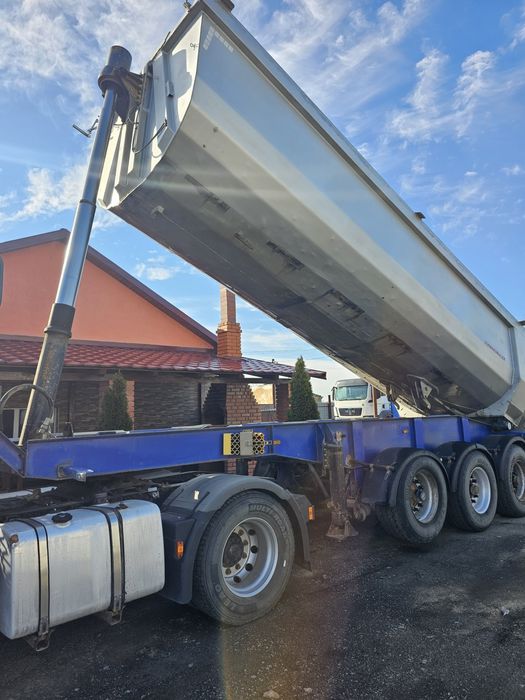 Semiremorci Swartzmuler si Carnhel basculabile