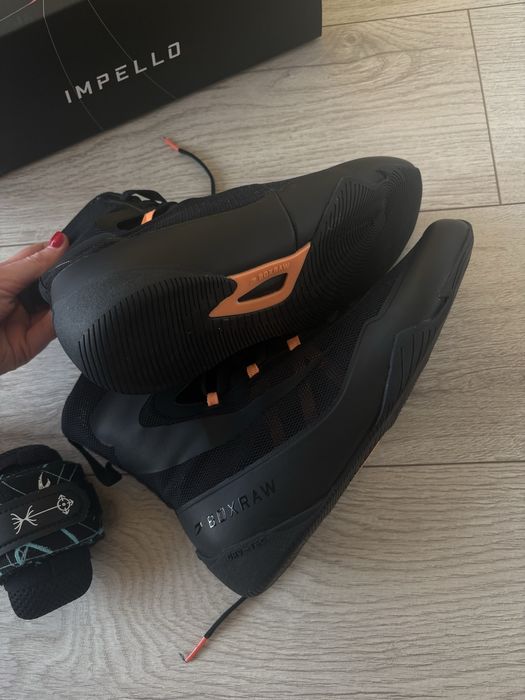 Боксови обувки BOXRAW 41 р + бинтове за бокс 4.5 м