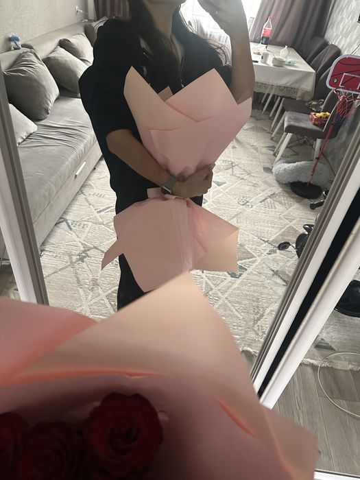 Красивый букет из 9 роз