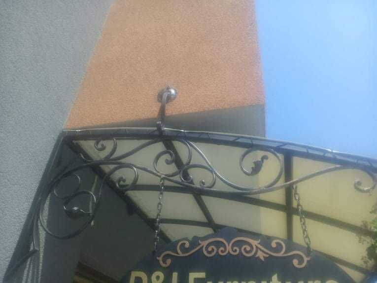 Шатри, навеси, огради парапети, аксесоари и други от ковано желязо