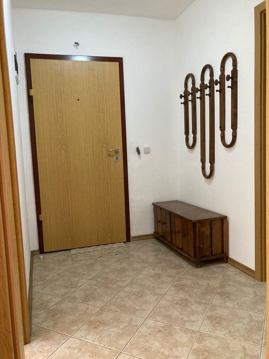 Тристаен апартамент под наем в центъра