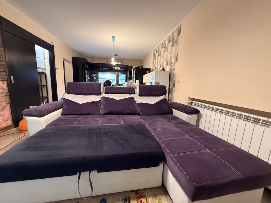 Разтегателен диван