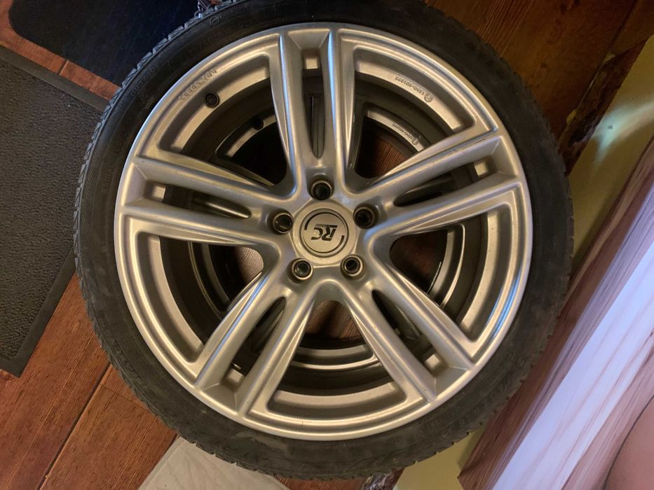 Всесезонни гуми с джанти