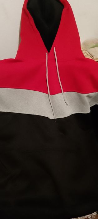 Толстовки молодежные.