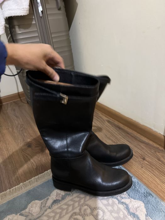 Продам кожаные сапоги