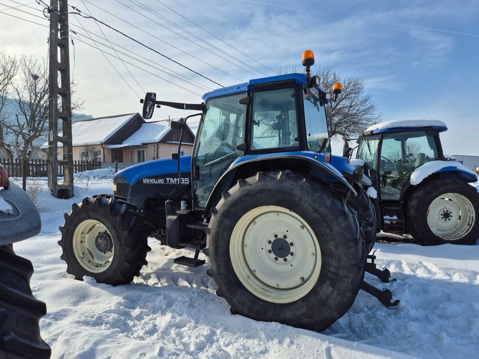 Tractor New Holland TM 135