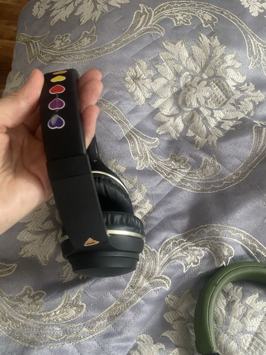 Наушники безпроводные разные