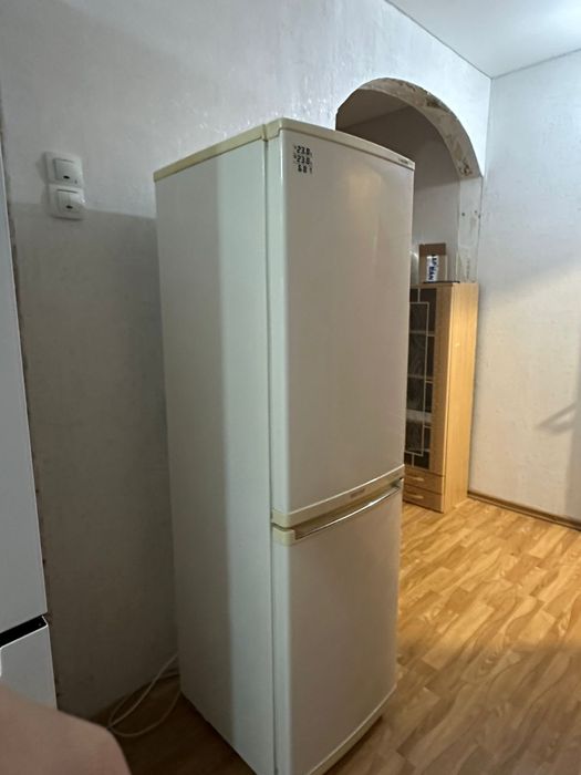 Продается холодильник Samsung