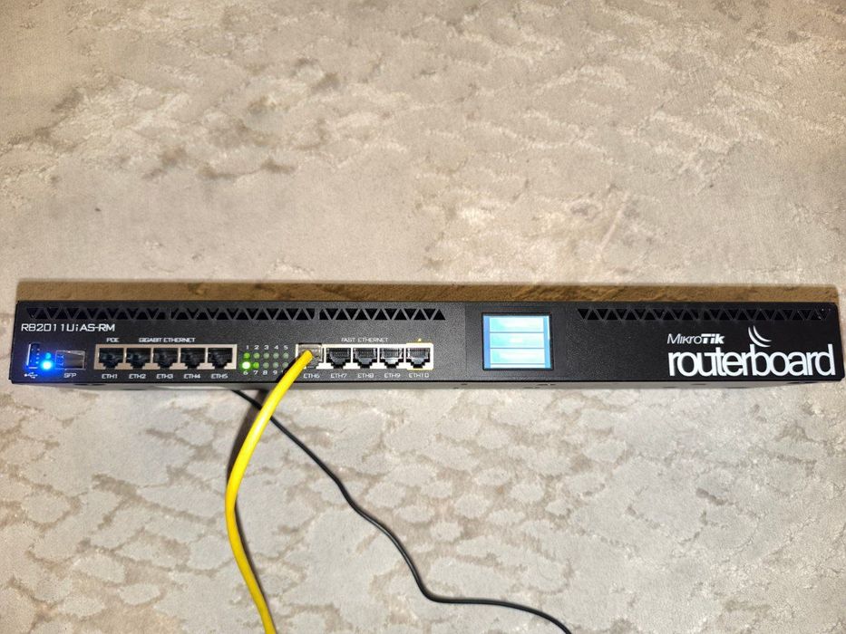 Продам маршрутизатор MikroTik RB2011UiAS-RM.
