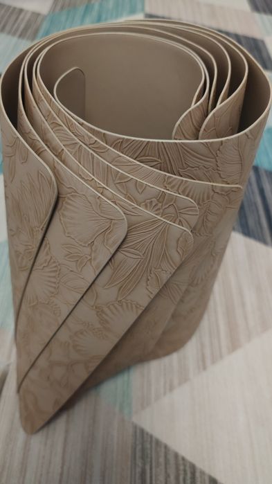 Set 6 covorase din poliester pentru farfurii și pahare