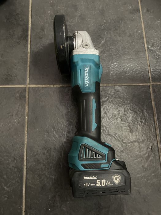 Шлаиф на батерия макита