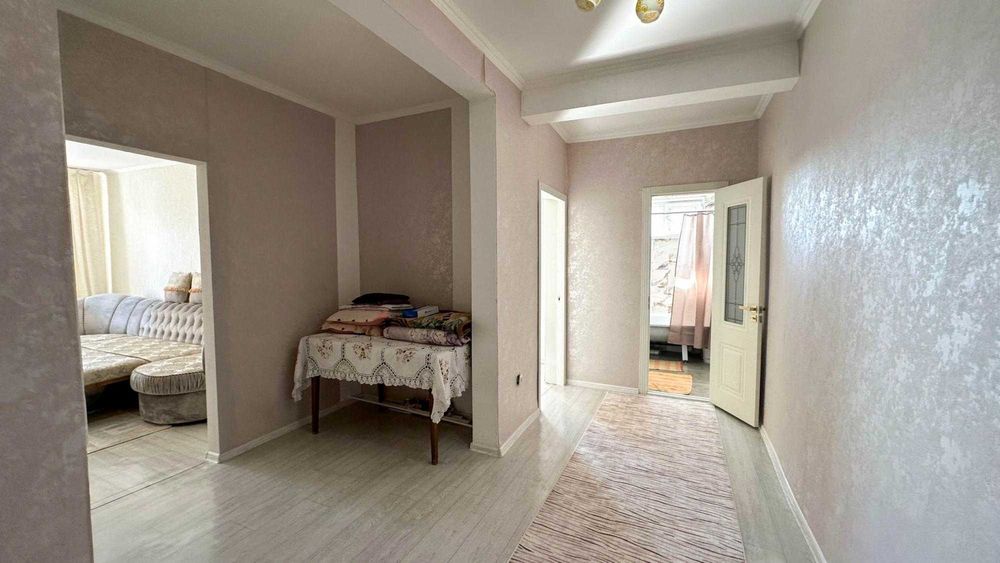 Продаётся 2х ком мкр 6 Аида Империя